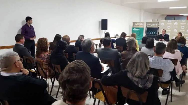 VILLA MERCEDES: SE APROBÓ EL REGLAMENTO DEL COES DE LA UNVIME Y EL CÍRCULO DE PERIODISTAS DEPORTIVOS FIRMÓ UN CONVENIO MARCO