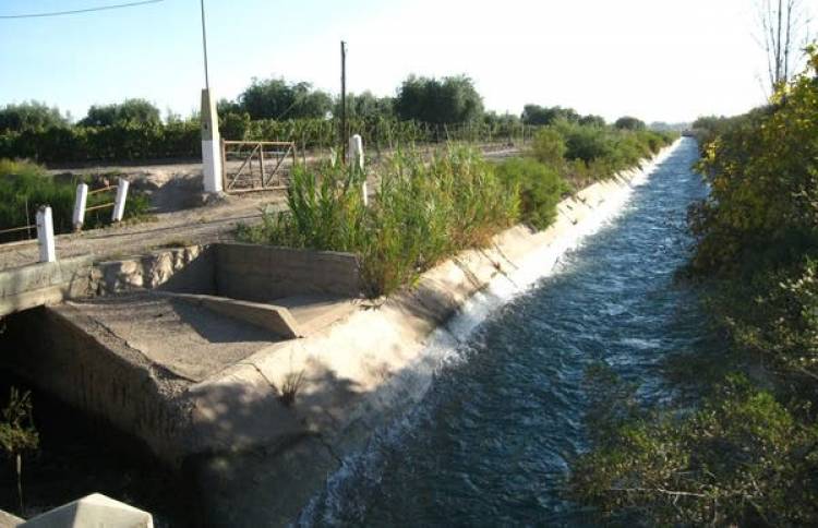 UNA BEBA MURIÓ AL CAER A UN CANAL EN MENDOZA