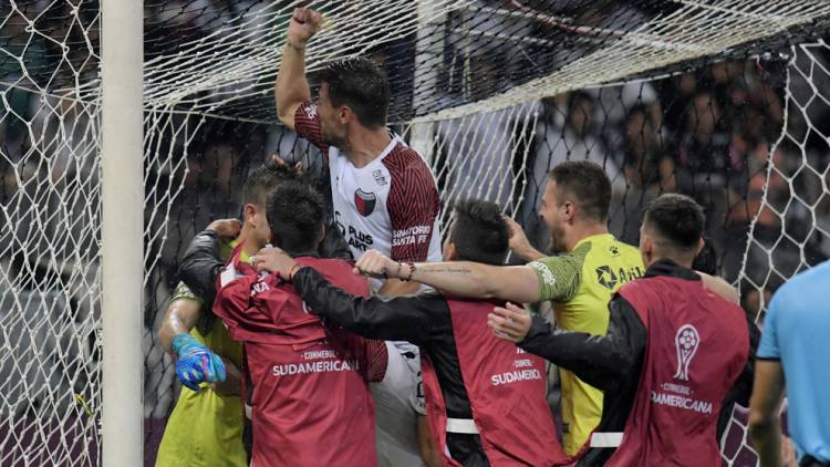 COLÓN HIZO HISTORIA EN BRASIL Y JUGARÁ UNA FINAL INTERNACIONAL POR PRIMERA VEZ