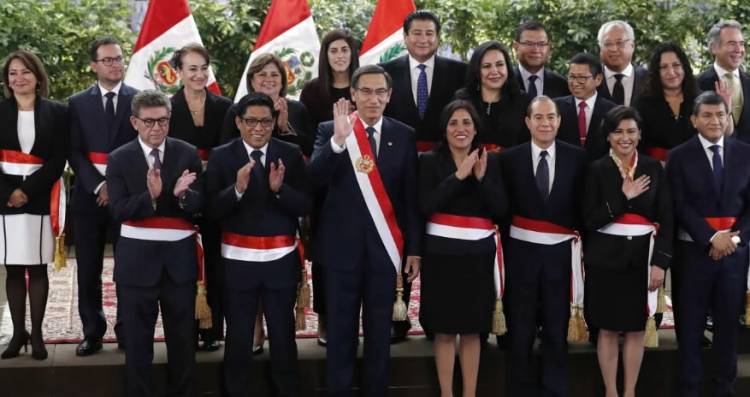 EL PRESIDENTE DE PERÚ YA TIENE NUEVO GABINETE, TRES DÍAS DESPUÉS DE DISOLVER CONGRESO