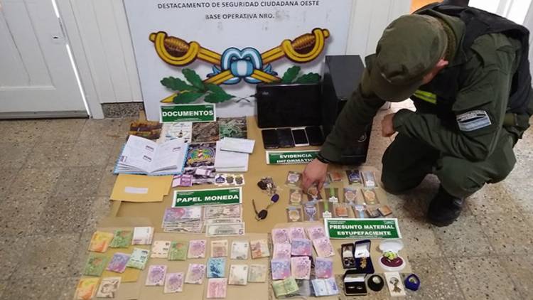 TRAS 7 MESES DE INVESTIGACIÓN, DESBARATAN EN BUENOS AIRES UNA ORGANIZACIÓN TRANSNACIONAL QUE TRAFICABA SEMILLAS DE MARIHUANA