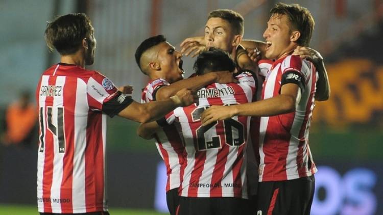 EL SUEÑO DEL VERDE PUNTANO SE DILUYÓ EN LOS PENALES ANTE EL PINCHA. HOY RIVER SE MIDE ANTE ALMAGRO