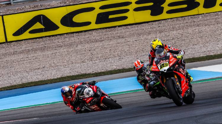 ÁLVARO BAUTISTA SE QUEDA CON EL TRIUNFO EN LA CARRERA 1 DEL WORLD SUPERBIKE EN SAN JUAN