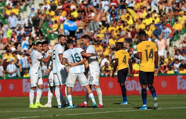 ARGENTINA GOLEÓ A ECUADOR 6-1 EN ESPAÑA, EN EL CIERRE DE LA FECHA FIFA