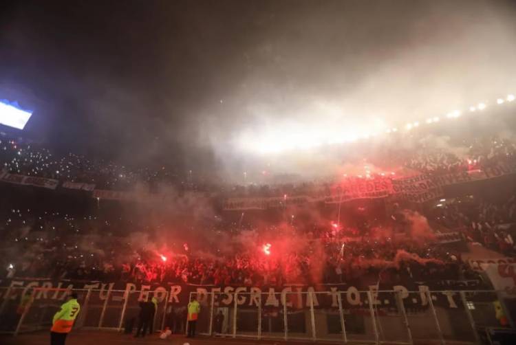 FALLO DE LA CONMEBOL: SANCIÓN Y MULTA PARA RIVER POR LAS BENGALAS USADAS ANTE BOCA EN LA COPA LIBERTADORES