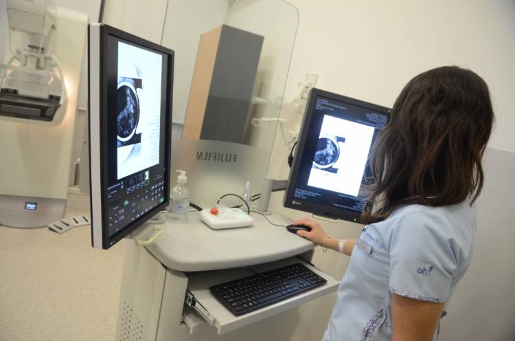 SAN LUIS: EN EL MARCO DE LA CAMPAÑA DE SENSIBILIZACIÓN SOBRE EL CÁNCER DE MAMA, YA SE REALIZARON MÁS DE 900 MAMOGRAFÍAS