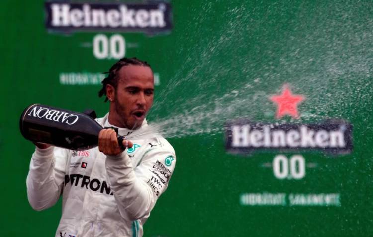 FÓRMULA 1: LEWIS HAMILTON GANÓ EL GP DE MÉXICO, PERO TODAVÍA NO PUDO GRITAR CAMPEÓN, AÚN QUEDAN TRES FECHAS