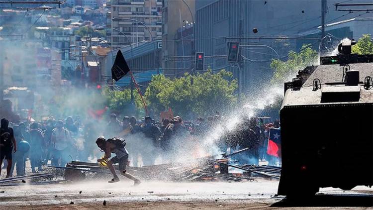 OTRA JORNADA DE PROTESTAS EN CHILE, PIÑERA CAMBIÓ A OCHO MINISTROS