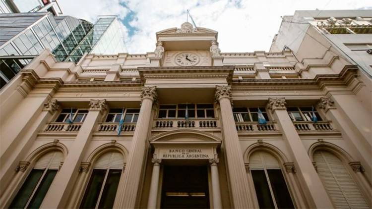 DATOS OFICIALES: RESERVAS INTERNACIONALES CERRARON PRIMERA SEMANA DE CEPO EN US$ 43.289 MILLONES