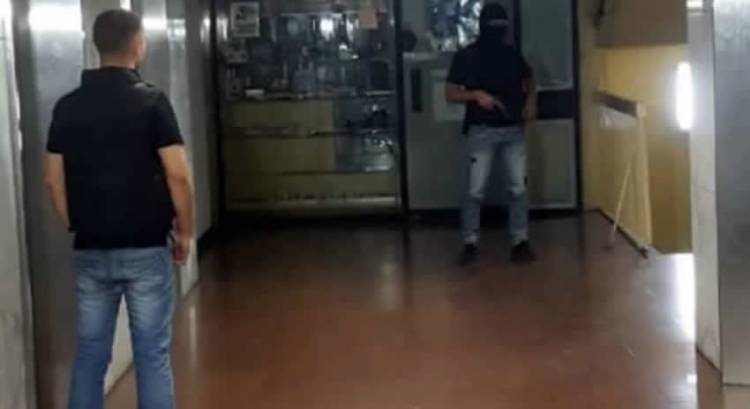 VENEZUELA: FUERZAS ESPECIALES DE NICOLÁS MADURO IRRUMPIERON CON ARMAS LARGAS EN LA SEDE DE UN PARTIDO DE JUAN GUAIDÓ