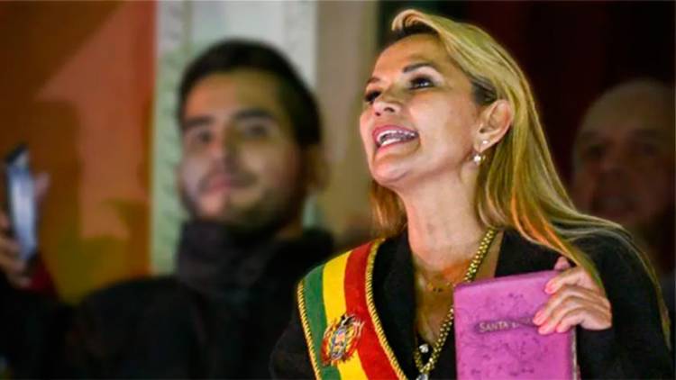 LAS EXIME DE RESPONSABILIDAD PENAL: CUESTIONAN "GRAVE DECRETO" QUE AMPLÍA EL PODER DE LAS FUERZAS ARMADAS EN BOLIVIA