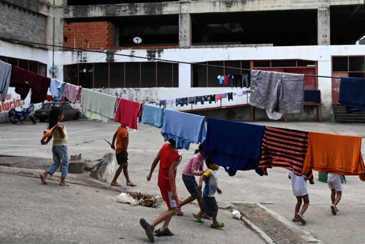 DATOS PREOCUPANTES EN LA OTRA CARA DE LA CRISIS EN VENEZUELA: CASI UN MILLÓN DE CHICOS ABANDONADOS