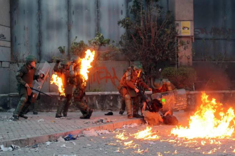 MILLONARIO ROBO A UN BANCO, EN MEDIO DE LA OLA DE SAQUEOS Y PROTESTAS EN CHILE: CASI 200 MIL EUROS