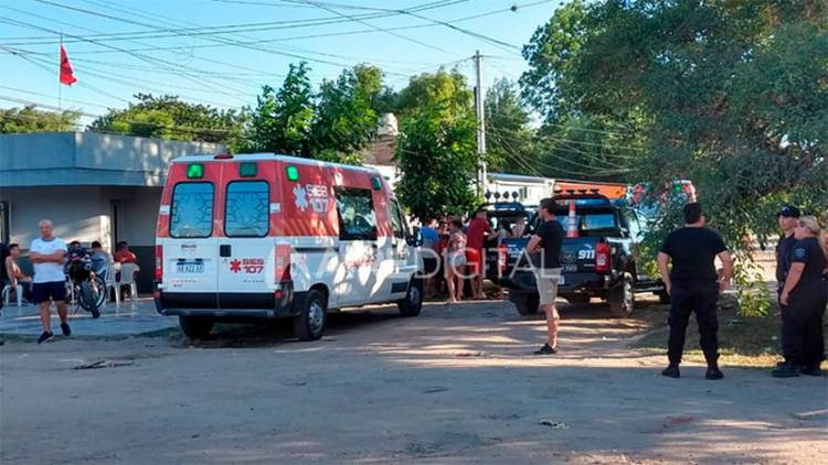 ESTE DOMINGO POR LA TARDE: DOS MUERTOS Y TRES HERIDOS POR SANGRIENTO TIROTEO EN UN BARRIO DE SANTA FE