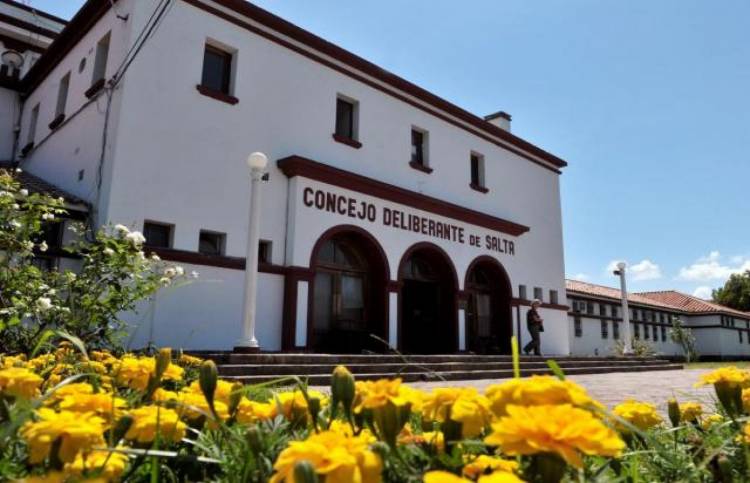 SALTA: ASUMEN NUEVOS CONCEJALES