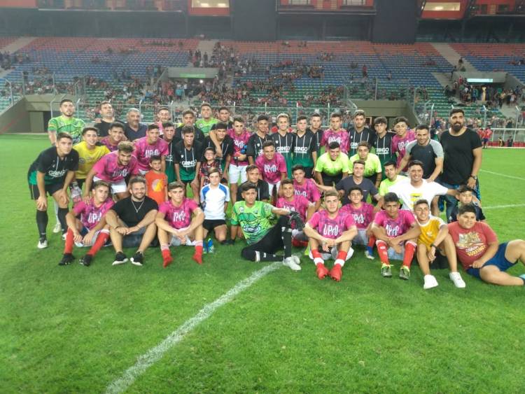 LA FIESTA DEL FÚTBOL VILLAMERCEDINO SE VIVIÓ EN EL ESTADIO ÚNICO “LA PEDRERA” CON EL “PARTIDO DE LAS ESTRELLAS”
