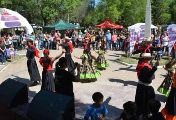 SAN LUIS: ESTE VIERNES 3 COMIENZA LA 32º FIESTA PROVINCIAL DEL ARTESANO EN SAN FRANCISCO DEL MONTE DE ORO