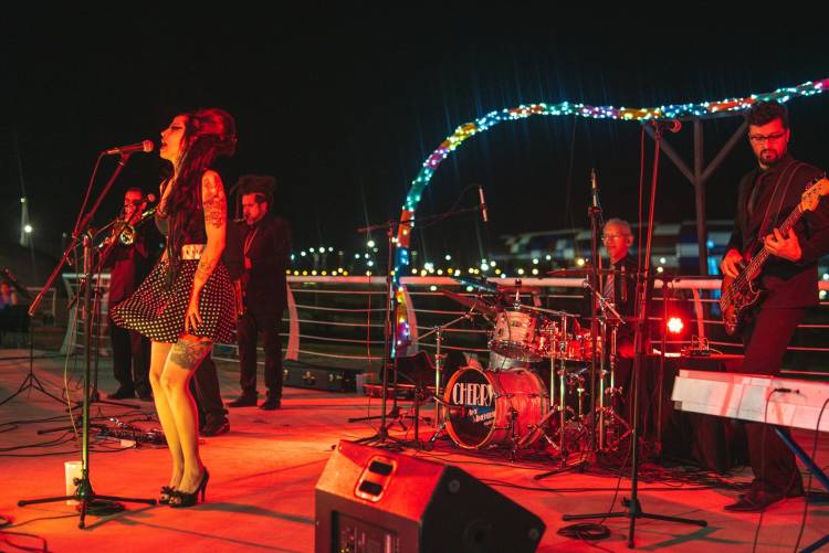 VILLA MERCEDES: CON LOS GRANDES ÉXITOS DE AMY WINEHOUSE, CHERRY ABRIÓ LAS NOCHES VERANIEGAS DE “LA TERRACITA” EN “LA PEDRERA”