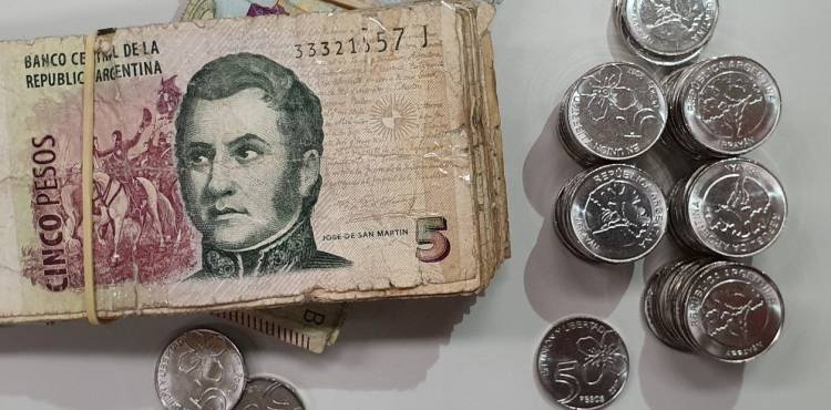 POSTERGAN UN MES, HASTA EL 28 DE FEBRERO, EL RETIRO DE CIRCULACIÓN DE LOS BILLETES DE 5 PESOS