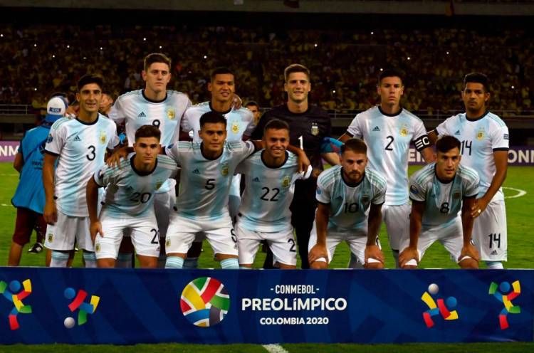 EL SUEÑO OLÍMPICO EN COLOMBIA ARRANCÓ CON TRIUNFO DE ARGENTINA QUE LO DIO VUELTA Y DERROTÓ AL LOCAL