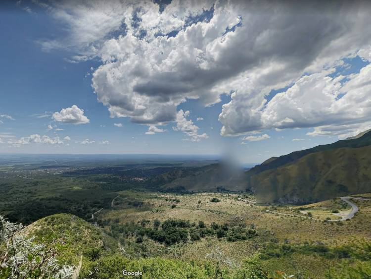 UN MOTOCICLISTA CAYÓ AL VACÍO EN LA SIERRA DE COMECHINGONES