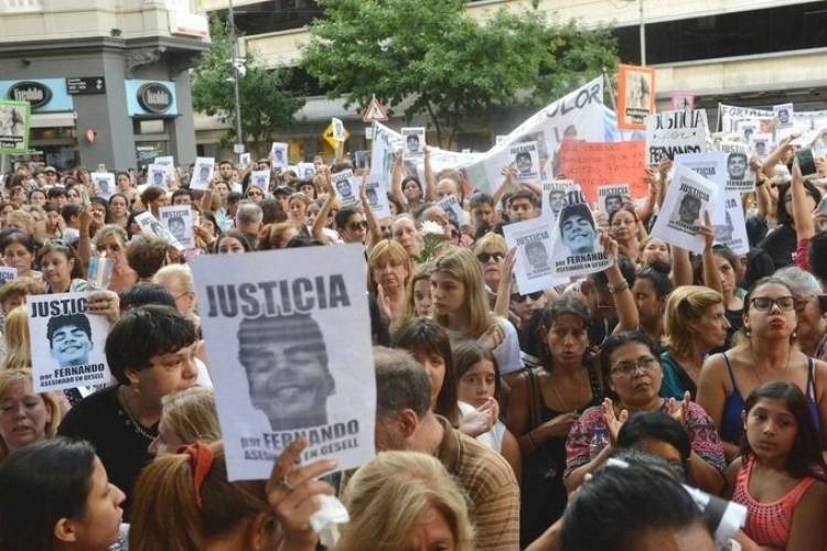 FAMILIARES Y AMIGOS PIDIERON JUSTICIA POR EL ASESINATO DE FERNANDO BÁEZ SOSA