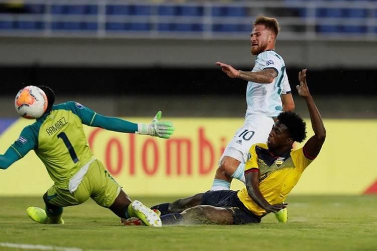 ARGENTINA VENCIÓ A ECUADOR, CLASIFICÓ AL CUADRANGULAR FINAL Y SE ACERCA A TOKIO