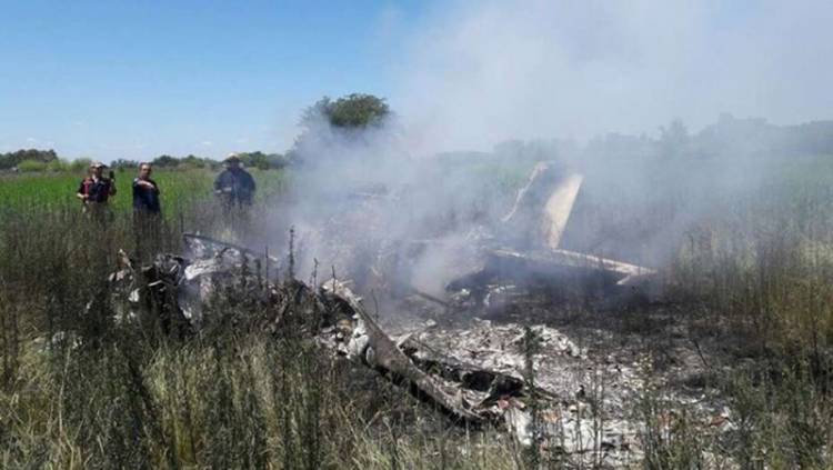 TRAGEDIA EN CAÑUELAS: CAYÓ UNA AVIONETA Y MURIERON LAS DOS PERSONAS QUE IBAN A BORDO
