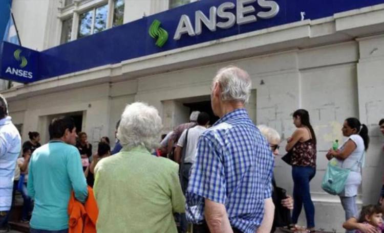 DÍAS DE DEFINICIONES Y CÓMO SE APLICARÍA EL AUMENTO A JUBILADOS, INCLUIRÍA SUMA FIJA Y MÁS UN PORCENTAJE