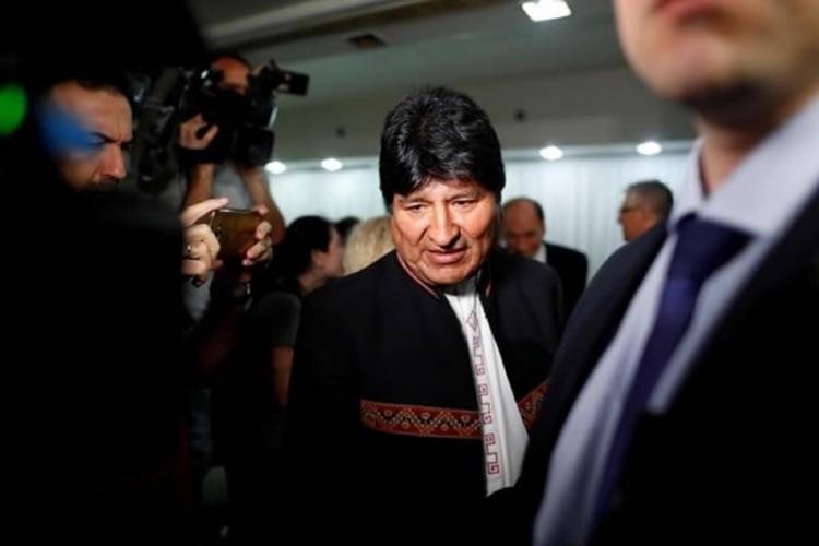 LUEGO DE HABLAR TELEFÓNICAMENTE CON EL PRESIDENTE FERNÁNDEZ, EVO MORALES DEJÓ LA ARGENTINA Y VIAJÓ A CUBA POR UN TRATAMIENTO MÉDICO