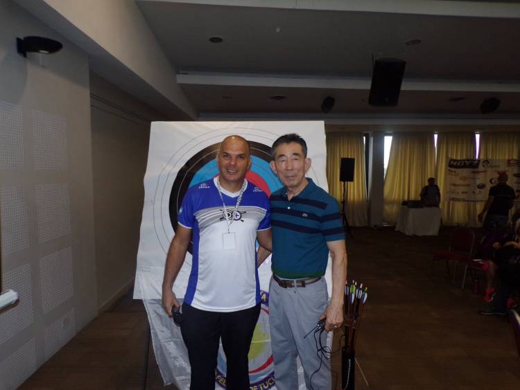 TUCUMÁN: EL COACH KIM HYUNG TAK DE TIRO CON ARCO ESTÁ EN LA PROVINCIA CAPACITANDO A LOS ARQUEROS