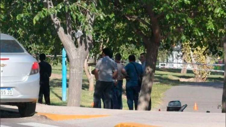EN MENDOZA HALLARON A UNA MUJER MUERTA, ESTABA SEMIDESNUDA Y GOLPEADA
