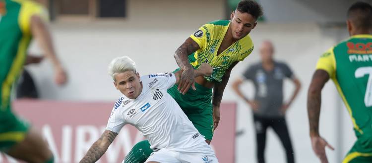 EL HALCÓN CAYÓ ANTE SANTOS EN SU HISTÓRICO DEBUT COPERO