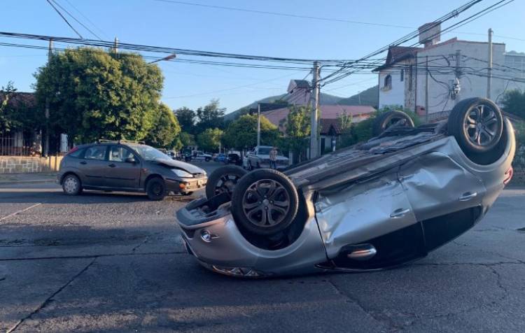 IMPACTANTE CHOQUE EN LA CAPITAL SALTEÑA