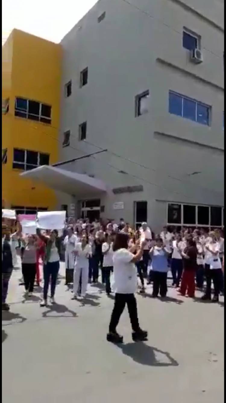 TUCUMÁN: PROTESTAS DE LOS MÉDICOS Y ENFERMEROS EN EL HOSPITAL DEL NIÑO JESÚS