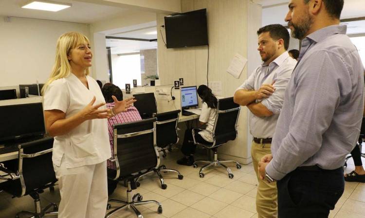 TUCUMÁN: AMPLIAN LA ATENCIÓN DEL CALL CENTER QUE ATIENDE LLAMADAS SOBRE CORONAVIRUS