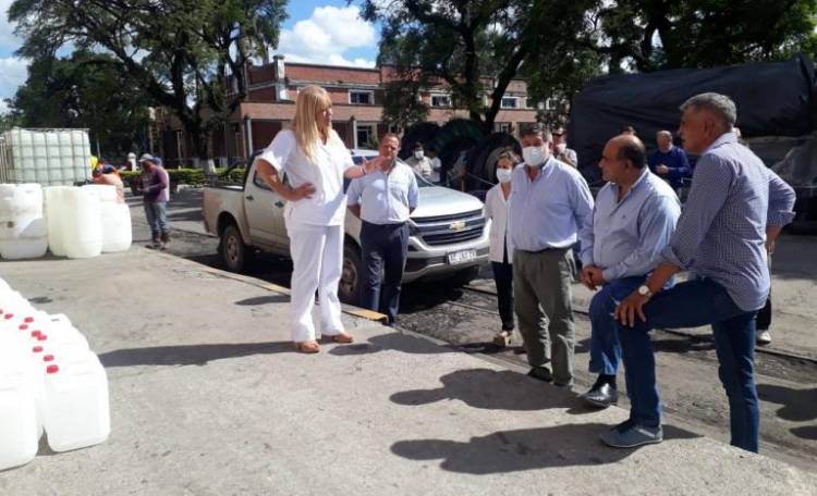 TUCUMÁN: EL INGENIO LA FLORIDA DONÓ 210.000 LITROS DE ALCOHOL