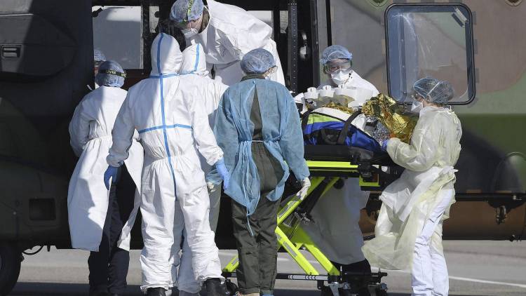 MURIERON DOS PERSONAS MÁS POR CORONAVIRUS Y YA SON 33 EN EL PAÍS