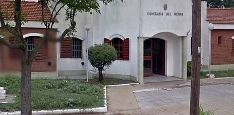 SE INVESTIGA LA MUERTE DE UN MENOR DE 16 AÑOS EN LA CELDA DE UNA COMISARÍA DE VILLA MERCEDES