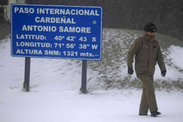 POLÉMICA MEDIDA: AUTORIZAN EL INGRESO DE CIUDADANOS CHILENOS A TRAVÉS DE TRES PASOS FRONTERIZOS
