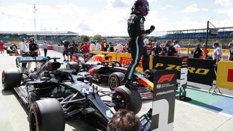 HAMILTON SE QUEDÓ CON LA POLE Y EL RÉCORD PARA EL GP DE GRAN BRETAÑA, CONTINÚA EL DOMINIO DE MERCEDES EN LA FÓRMULA 1