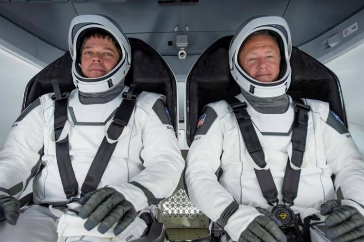 REGRESARON CON ÉXITO LOS ASTRONAUTAS DE LA SPACEX QUE SE DESACOPLARON DE LA ESTACIÓN ESPACIAL INTERNACIONAL