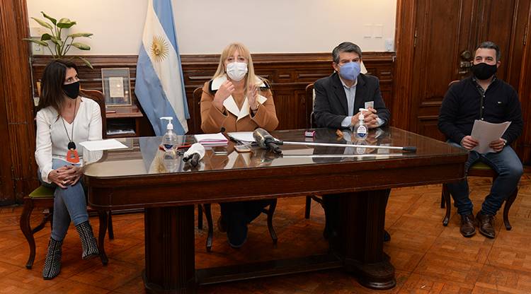 EN TUCUMÁN SUSPENDIERON LAS ACTIVIDADES RECREATIVAS Y LAS REUNIONES SOCIALES 