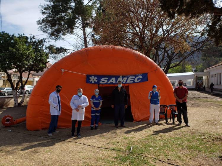 SALTA: INSTALAN CARPAS SANITARIAS EN EL HOSPITAL SAN BERNARDO