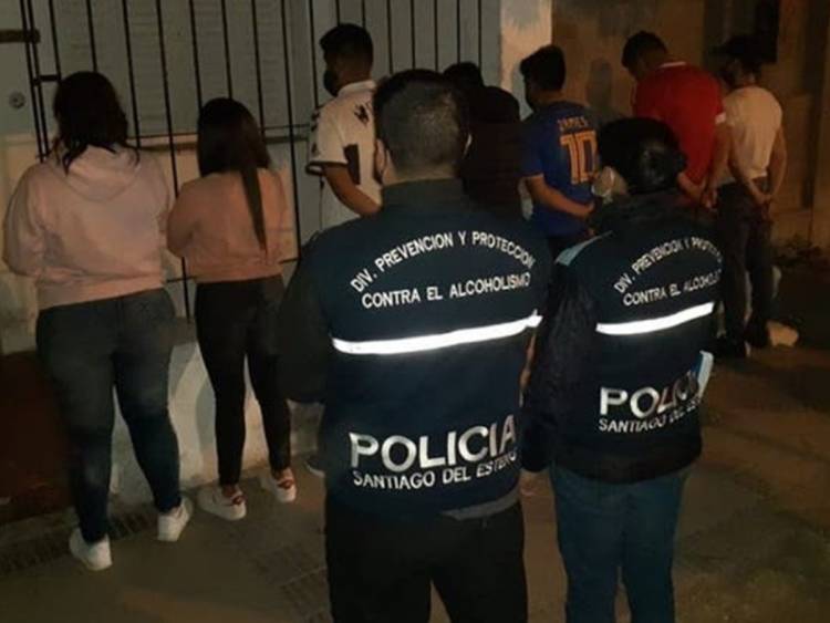 SANTIAGO DEL ESTERO: OCHO GENDARMES PASARON A DISPONIBILIDAD POR PARTICIPAR DE UNA FIESTA CLANDESTINA