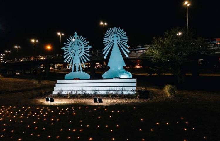 EN SALTA COLOCARON 701 VELAS EN HONOR A LOS PEREGRINOS 