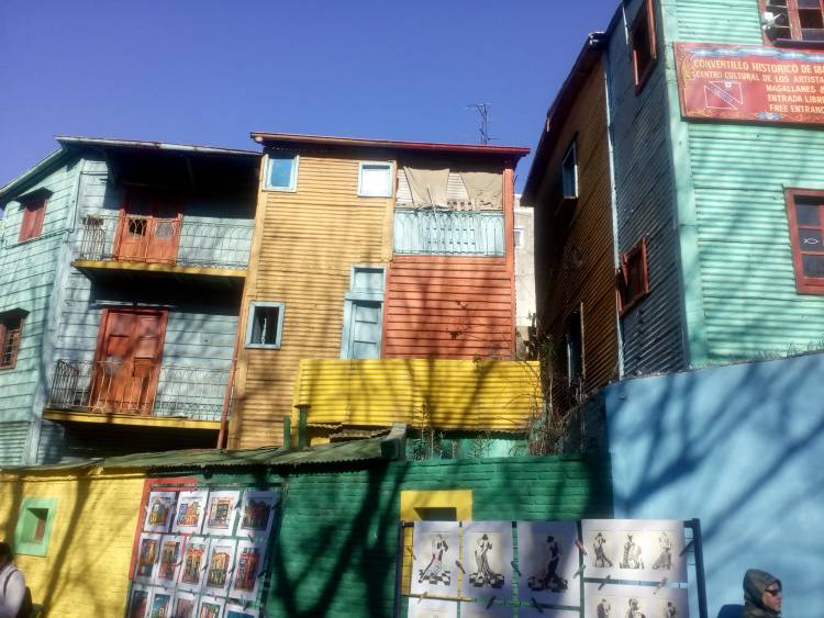 GUIAR EN BUENOS AIRES - BARRIO DE LA BOCA DEL RIACHUELO