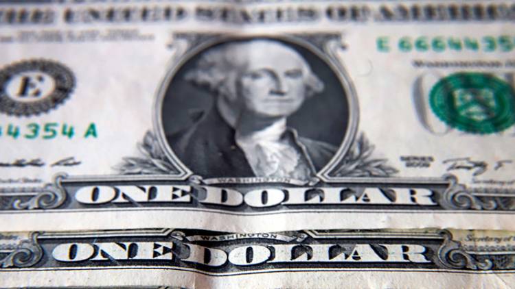 POR EL CEPO MÁS DURO EL DÓLAR BLUE TOCÓ OTRO RÉCORD A $145 Y EL DÓLAR AHORRO SUPERÓ LOS $131