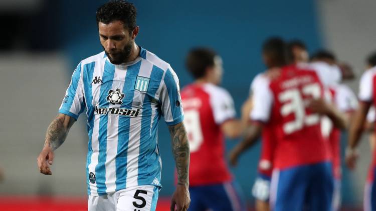 EN EL REGRESO DE LA COPA LIBERTADORES, EN AVELLANEDA RACING NO PUDO CON NACIONAL Y CAYÓ 1-0