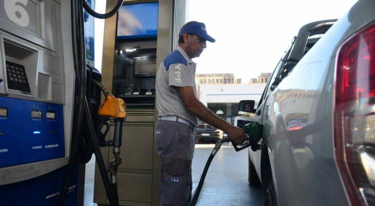 YPF AUMENTÓ UN 3,5% LOS PRECIOS PROMEDIO EN LOS COMBUSTIBLES